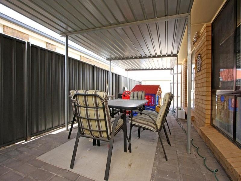 98 Lakeside Drive, Andrews Farm SA 5114