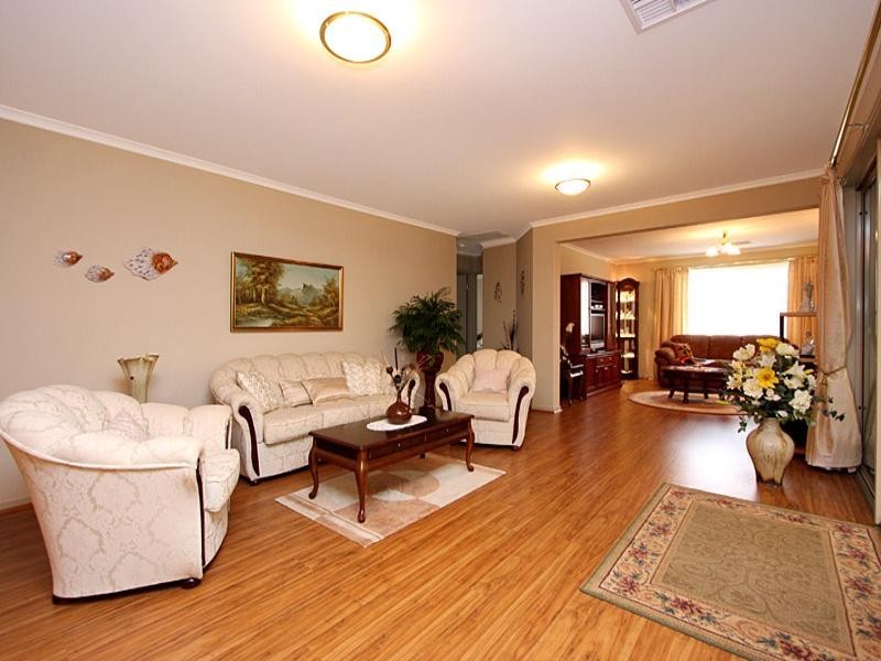 7 Navigator Parade, Smithfield SA 5114