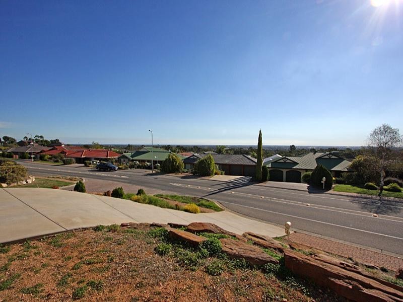 90 Highfield Drive, Hillbank SA 5112