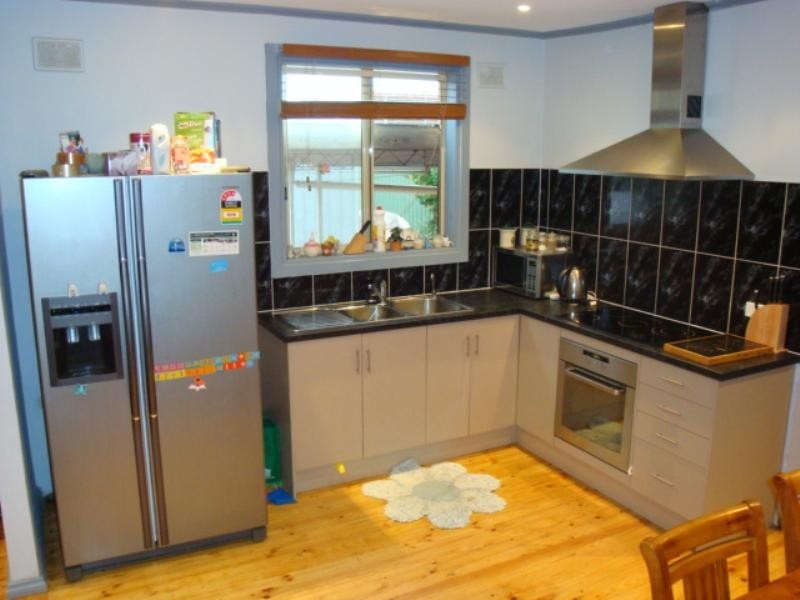 12 Clapton Street, Elizabeth Vale SA 5112