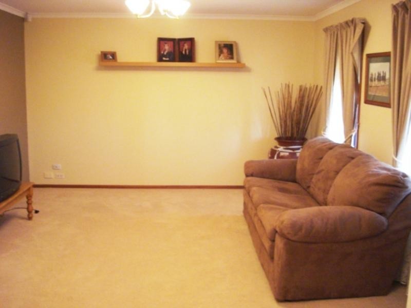 35 Gleeson Grove, Evanston Park SA 5116