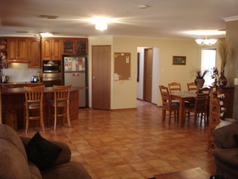 35 Gleeson Grove, Evanston Park SA 5116