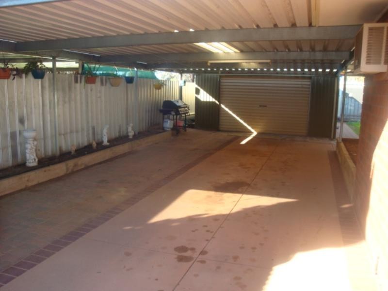 22 Commodore Parade, Andrews Farm SA 5114