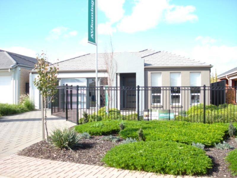 9 Lakeside Drive, Andrews Farm SA 5114