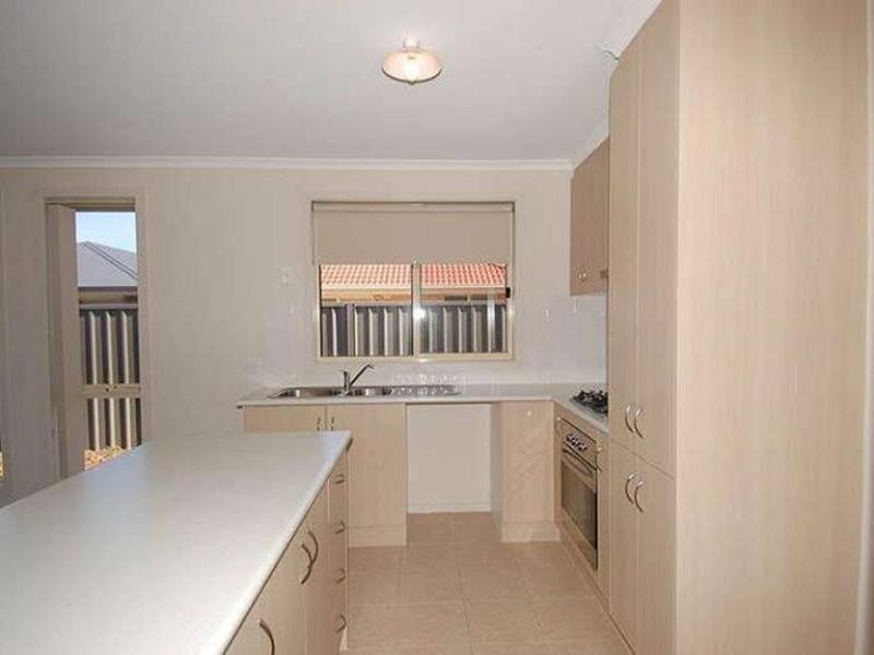 43 Lakeside Drive, Andrews Farm SA 5114