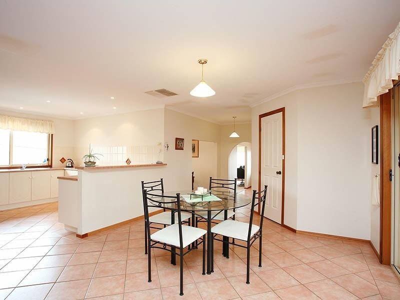 8 Crestview Place, Hillbank SA 5112