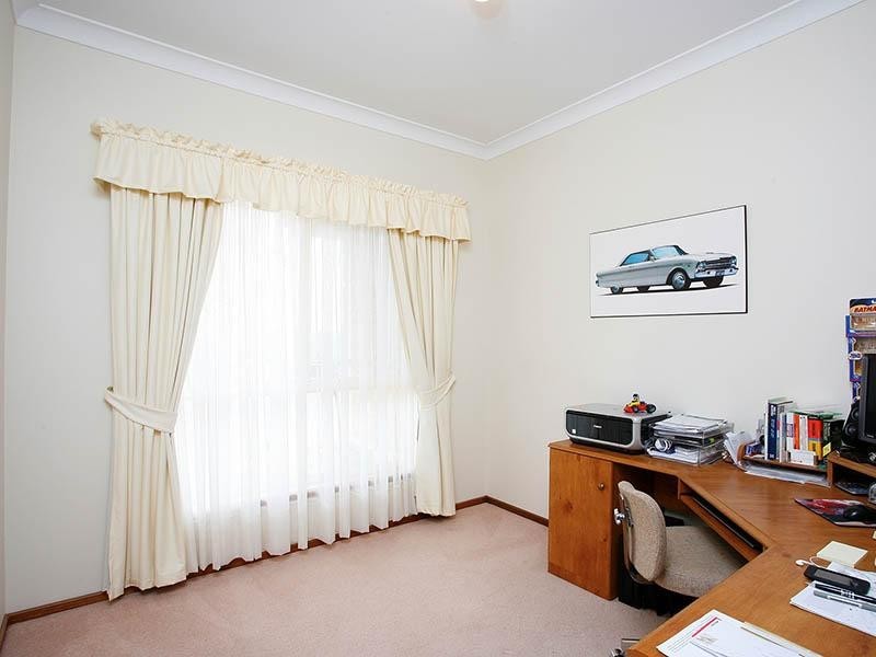 8 Crestview Place, Hillbank SA 5112