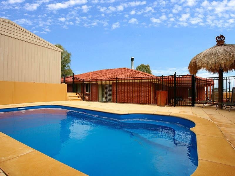 8 Crestview Place, Hillbank SA 5112