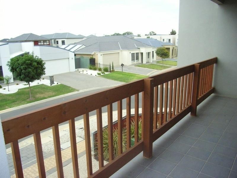 40A Windermere Cresent, Mawson Lakes SA 5095