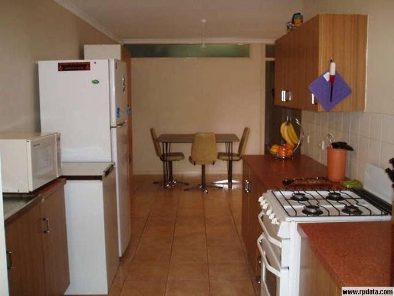 5 Warooka Cresent, Smithfield SA 5114