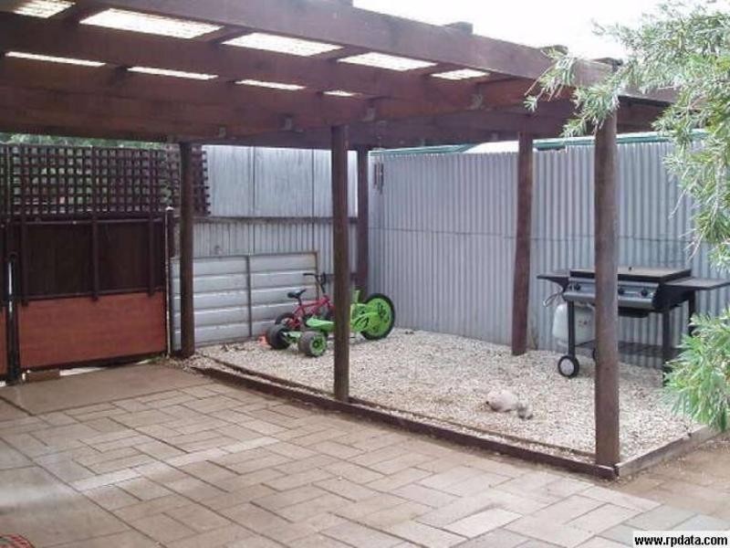 5 Warooka Cresent, Smithfield SA 5114