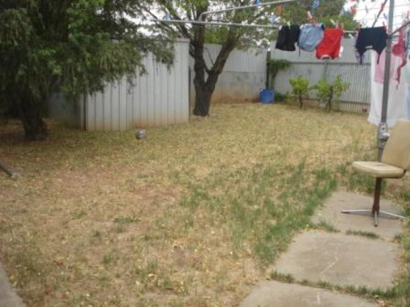 5 Warooka Cresent, Smithfield SA 5114