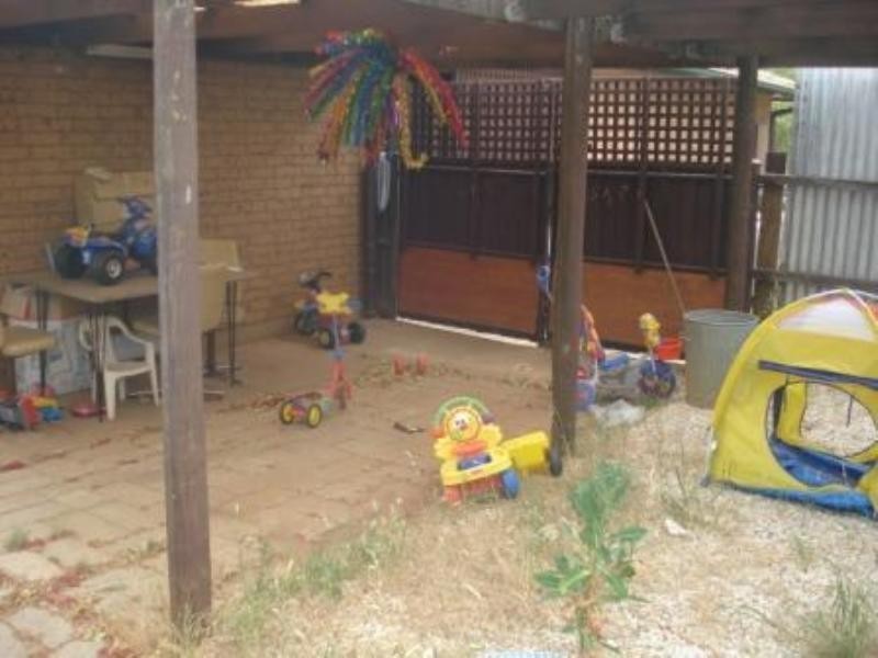 5 Warooka Cresent, Smithfield SA 5114