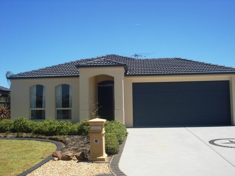 130 President Avenue, Andrews Farm SA 5114