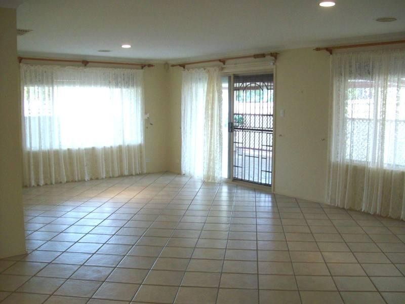 61 President Avenue, Andrews Farm SA 5114