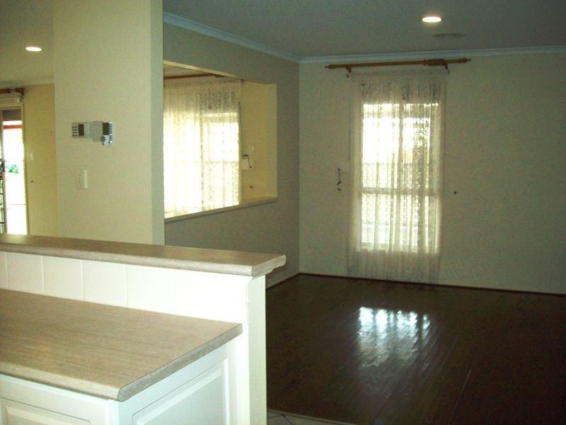 61 President Avenue, Andrews Farm SA 5114