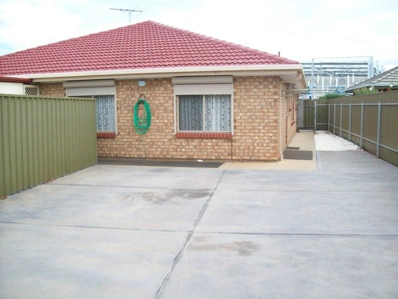 61 President Avenue, Andrews Farm SA 5114