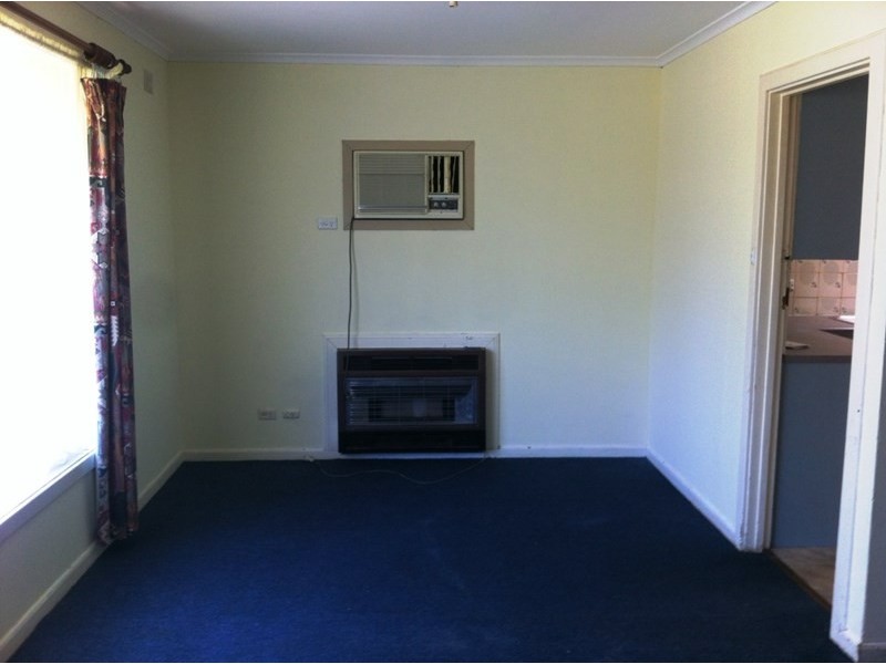 8 Uphall Street, Elizabeth Park SA 5113