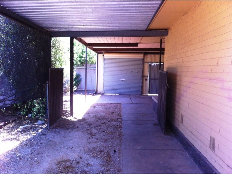 8 Uphall Street, Elizabeth Park SA 5113