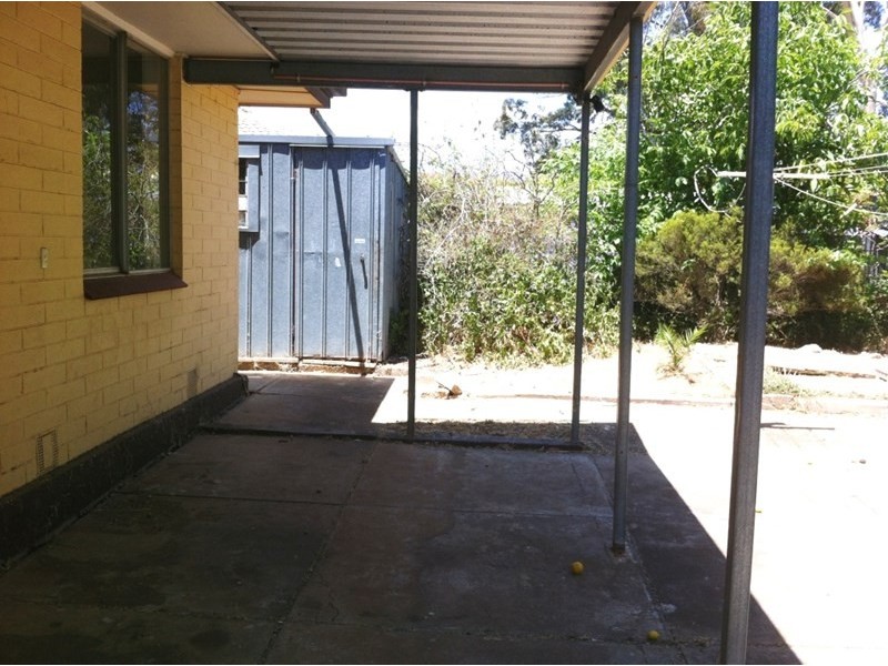 8 Uphall Street, Elizabeth Park SA 5113