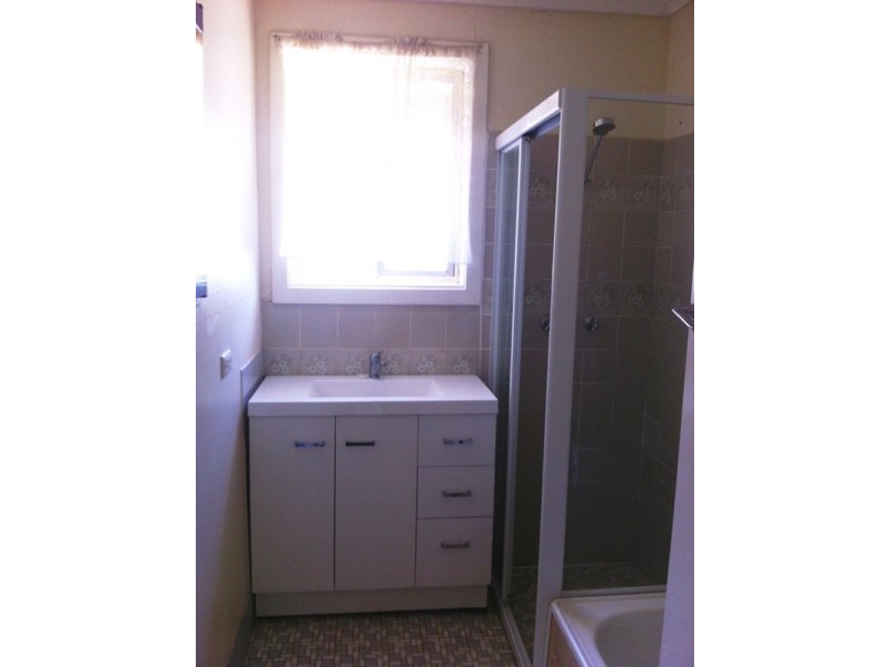 8 Uphall Street, Elizabeth Park SA 5113