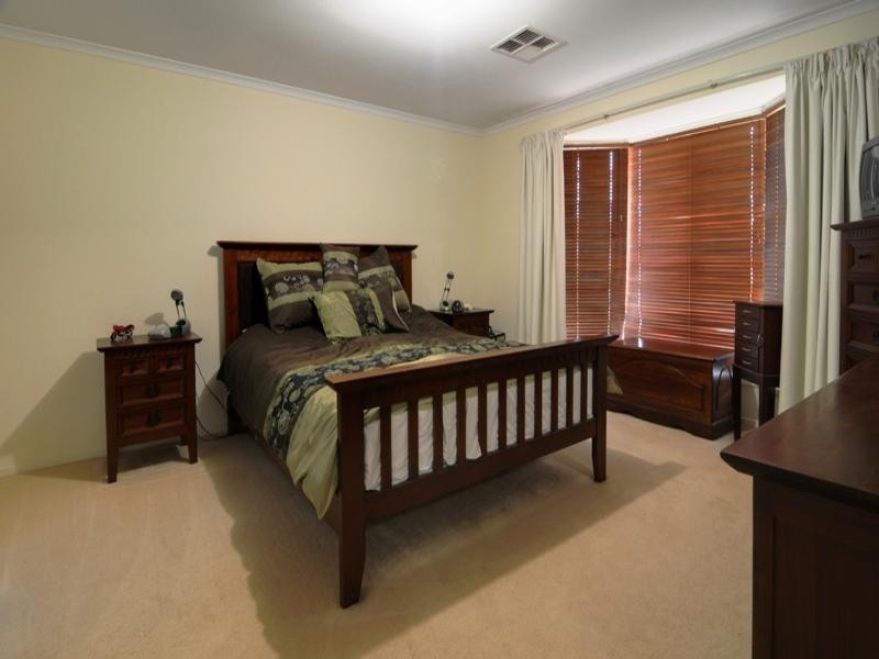 24 Eton Drive, Andrews Farm SA 5114