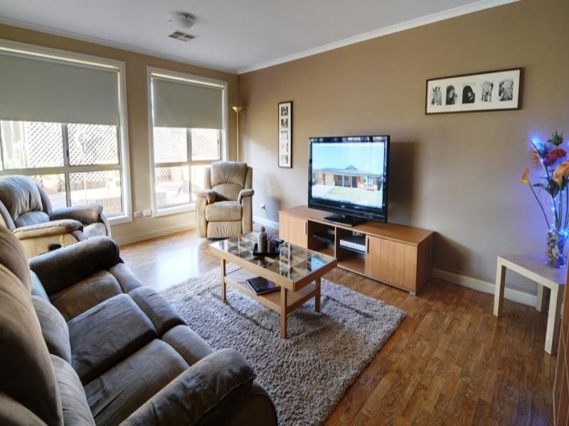 24 Eton Drive, Andrews Farm SA 5114