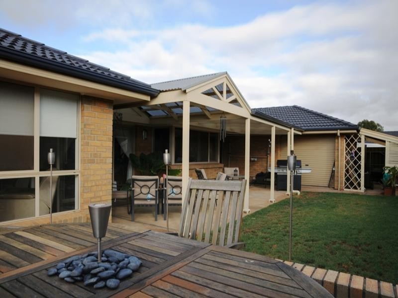 24 Eton Drive, Andrews Farm SA 5114