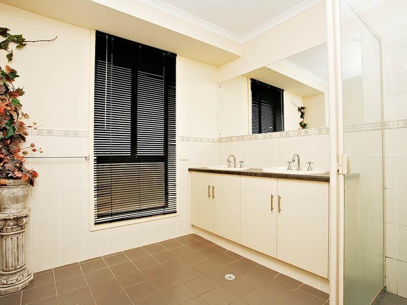 1 The Grove, Andrews Farm SA 5114