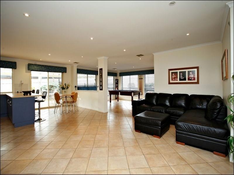 6 Kingate Boulevard, Blakeview SA 5114