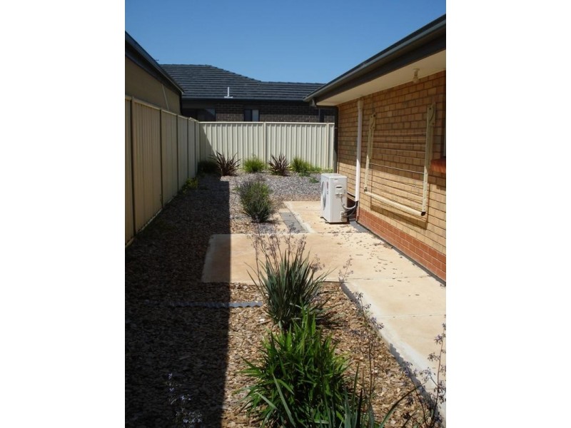 6 Overlander Way, Smithfield SA 5114