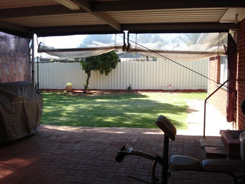 5 Hewish Crescent, Elizabeth Park SA 5113