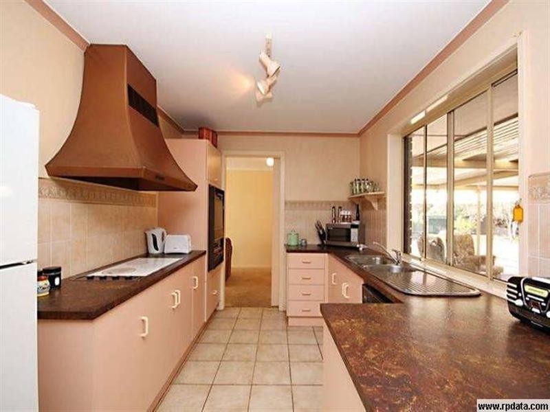 16 Connell Vale Road, Lewiston SA 5501