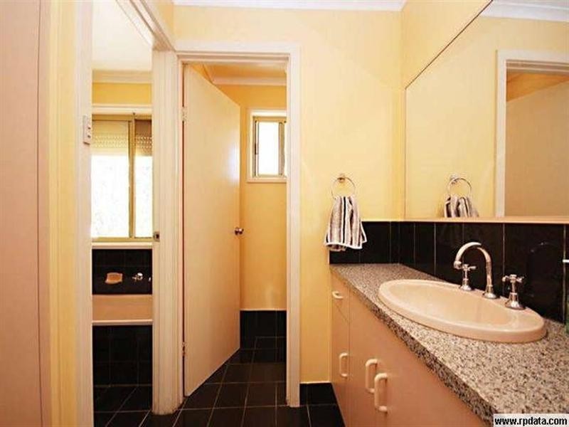 16 Connell Vale Road, Lewiston SA 5501