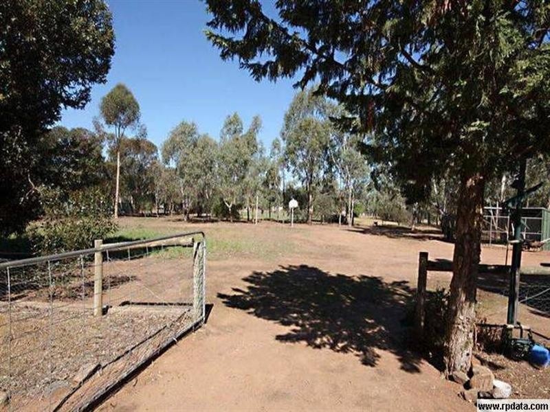 16 Connell Vale Road, Lewiston SA 5501