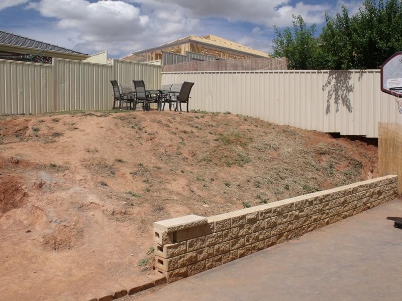 43 Thompson Circuit, Evanston Park SA 5116