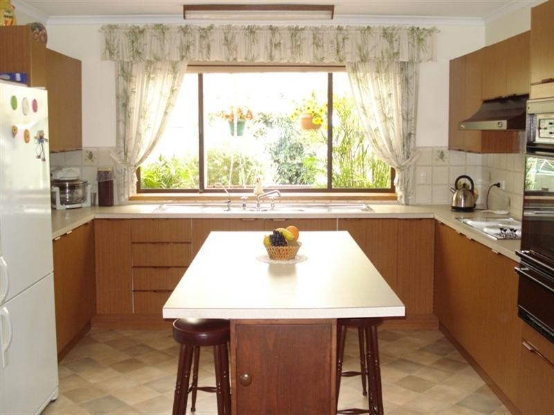 21 School Drive, Banksia Park SA 5091