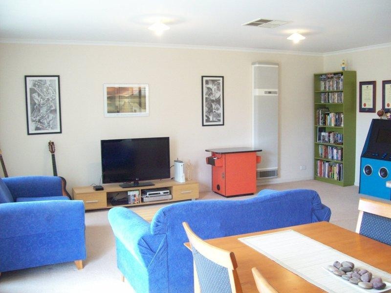 14 Meadow Lane, Para Hills West SA 5096