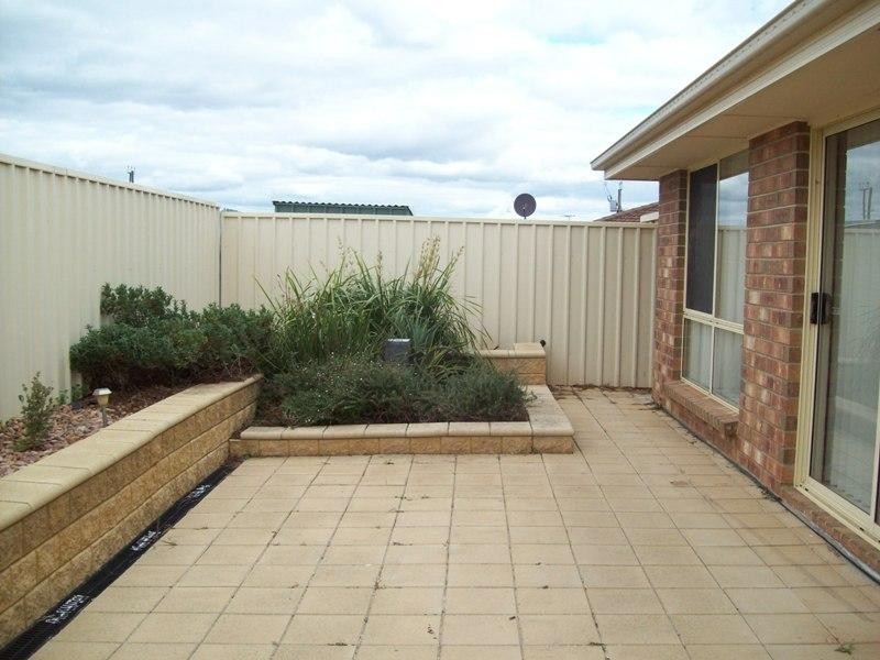 14 Meadow Lane, Para Hills West SA 5096