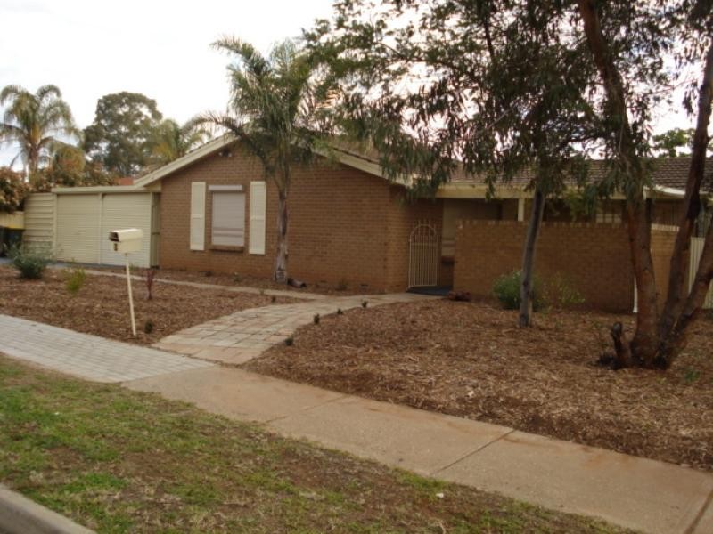 2 Inwood Road, Elizabeth East SA 5112