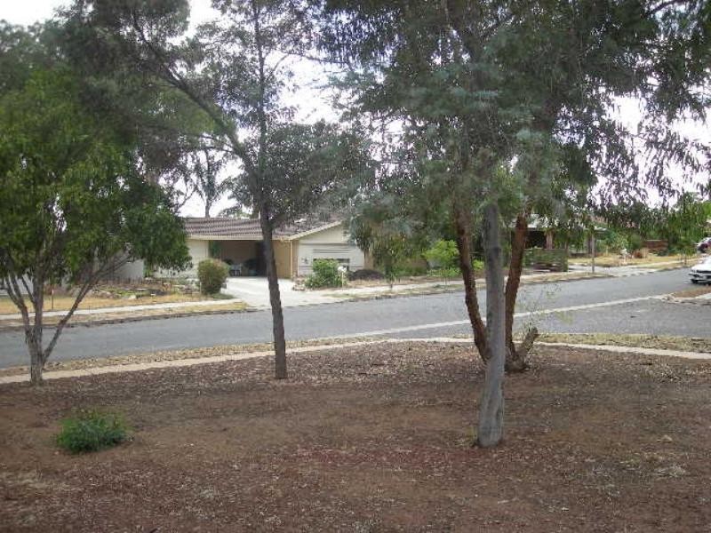 2 Inwood Road, Elizabeth East SA 5112