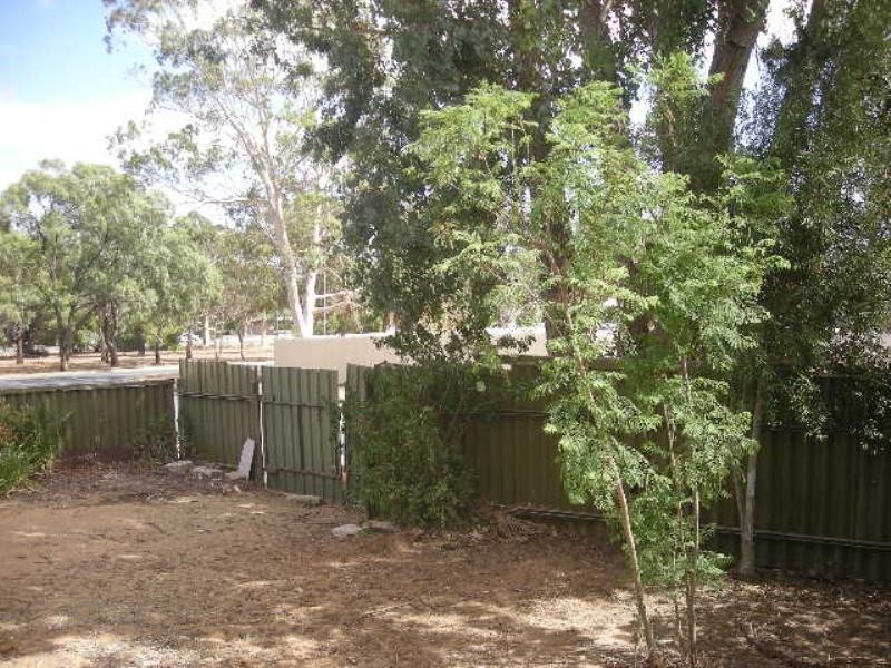 2 Inwood Road, Elizabeth East SA 5112