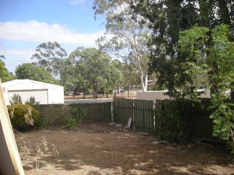 2 Inwood Road, Elizabeth East SA 5112
