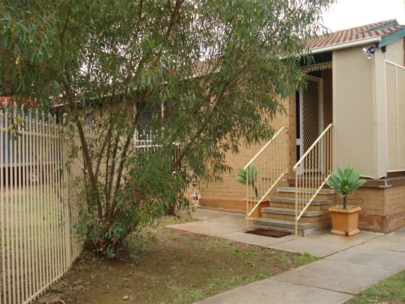 16 Paginton Crescent, Elizabeth East SA 5112