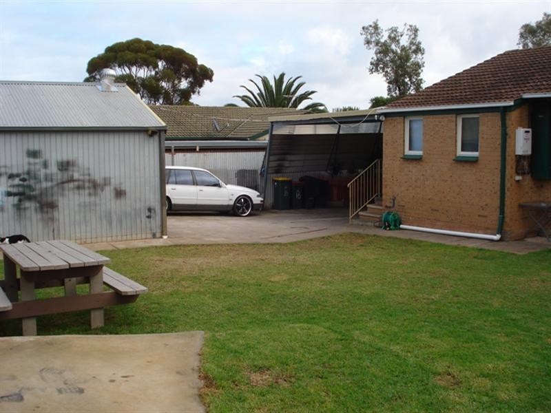 16 Paginton Crescent, Elizabeth East SA 5112