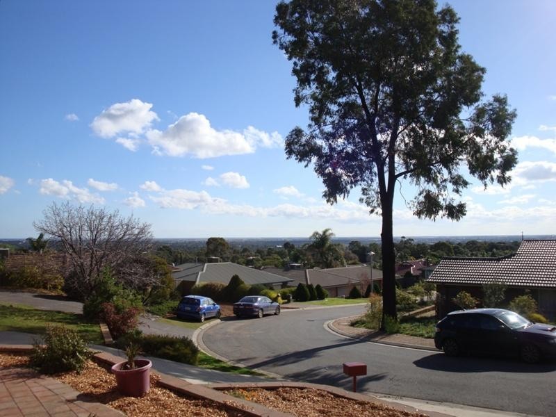 10 Jenolan Crescent, Hillbank SA 5112