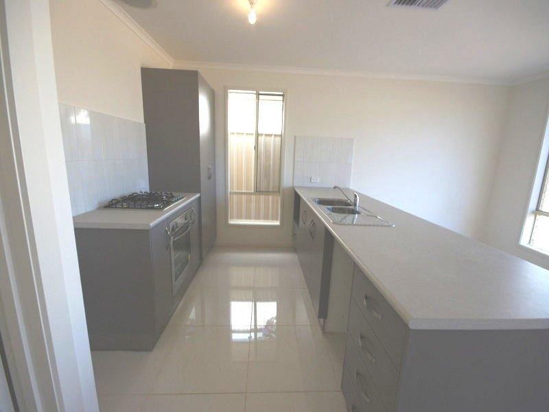 94 McKenzie Road, Elizabeth Downs SA 5113