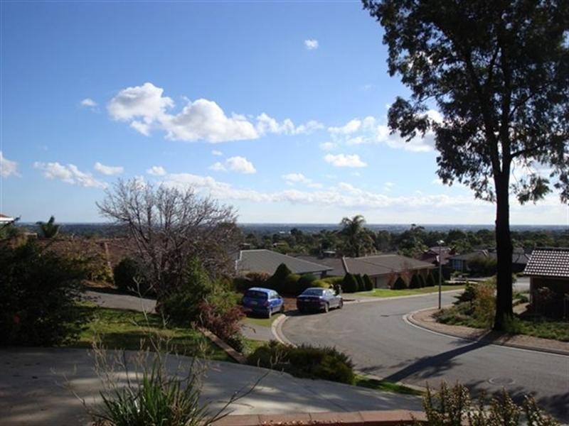 10 Jenolan Crescent, Hillbank SA 5112