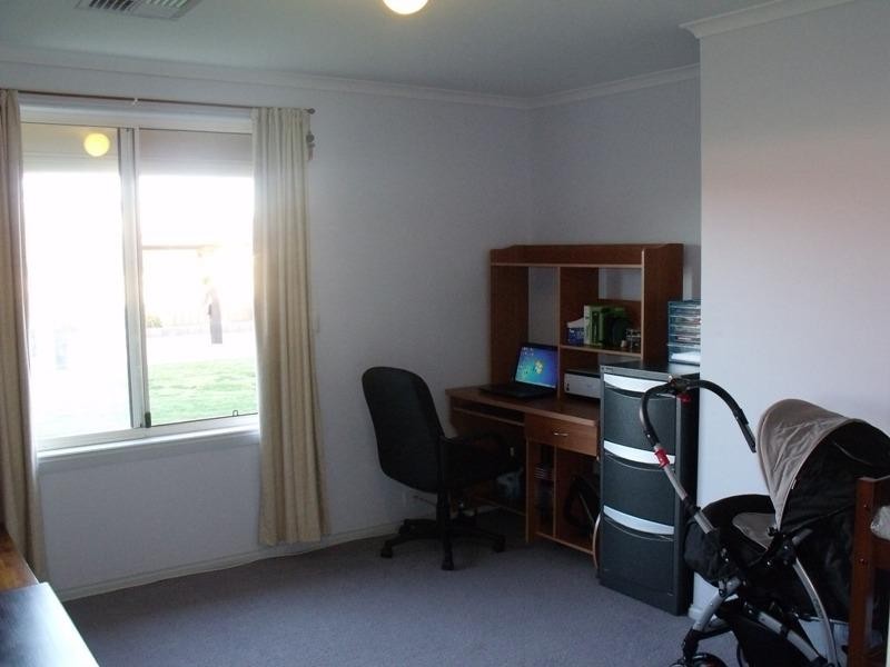 6 Dawn Close, Andrews Farm SA 5114