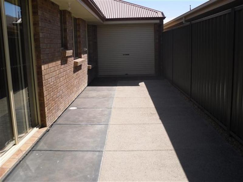 24 Oakwood Circuit, Munno Para West SA 5115
